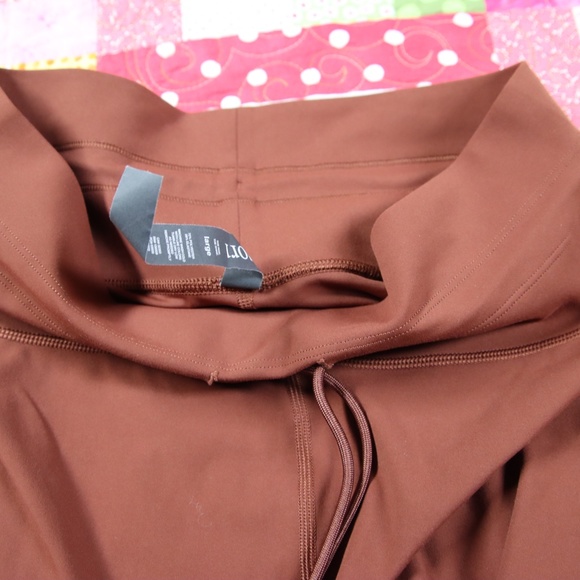 Vuori Daily Legging – Rust Colored – Size Large - Picture 5 of 5